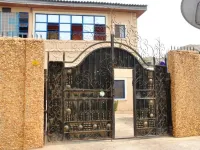 Fajol Castle - parking