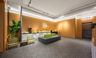 Smallinn Poetry Jasmine Hotel (Shenzhen North Railway Station Hongshan Metro Station)
