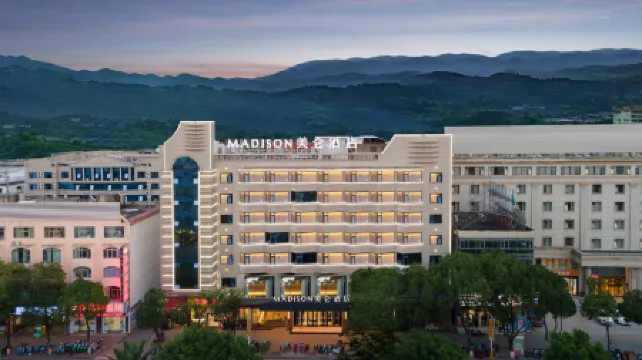 Madison Hotel (Erhai Lake Park Dali)