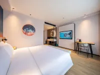 Ni Hao Hotel (Chengde Bishu Shanzhuang) Hotels near Yanxun Mountain Hall