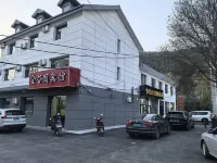 Fangshan Jinguyuan Hotel فنادق في فانغ شان