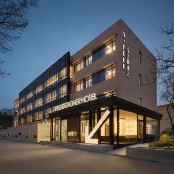 SFEEL Designer Hotel (Chaoyang Street Branch, Taiyuan Railway Station) Hotels near Shuangta Temple (Twin Pagoda Temple)