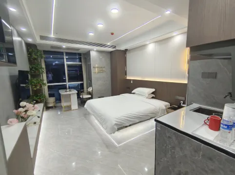 Yanchao Hotel (Zhumadian West Station Branch)