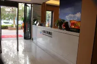 ボルタラ賽湖花海ホテル