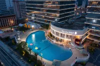 Firstchoice Sky Garden Hostel - Rooftop Pools