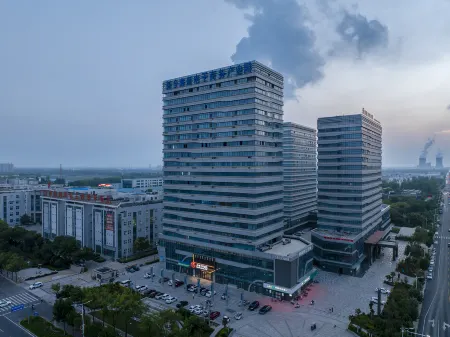 Qianna Qianxun Hotel (Xinfei Avenue Branch) Отели в г. Синьсян