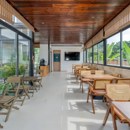 Phoenix · Xiugu Valley Pool Boutique Retreat