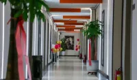 Hongyunhai SPA Massage Hotel - 2-Star