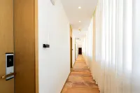 Lohas Hotel (Shangrao Wannian Caifu Pedestrian Street Runfeng Shopping Plaza)