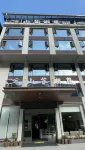 Wolong Valley Xiangjian Homestay - parking
