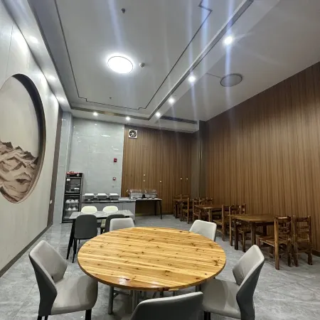 Yiju Lizhi Hot Spring Hotel (Meizhou Fengshun)