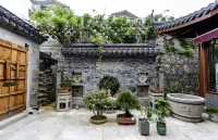 Guchi·Yimu Siwei Homestay (Maoshan Oriental Salt Lake City Branch) Hotels in Oriental Saltlake Resort