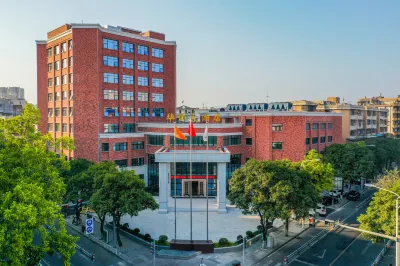 LONGHAI OVERSEAS CHINESE HOTEL Hotel dekat Longhai Harbor Company Puxian Wharf