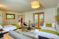 Awaroa Lodge