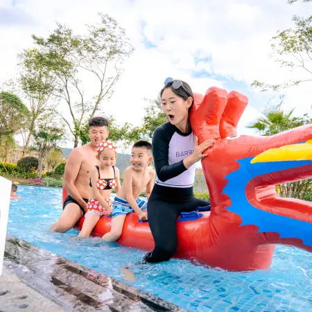 Fuxian Lake Dolphin Bay Hotel (Cambrian Town Flagship Store)