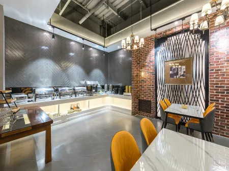 James Joyce Coffetel (Tianjin Binhai International Airport Armed Police Hospital)