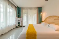 MONAI  Hotel - balcony
