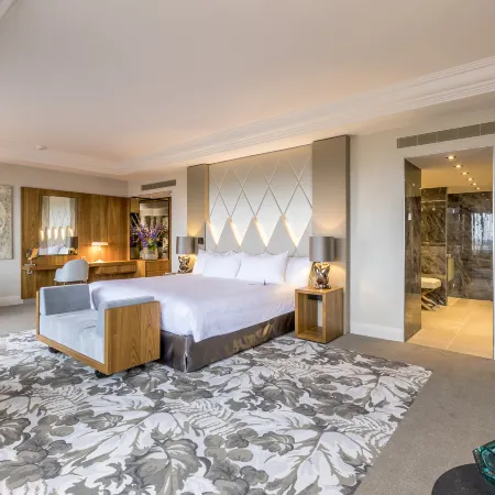 Hotel Okura Amsterdam – the Leading Hotels of the World