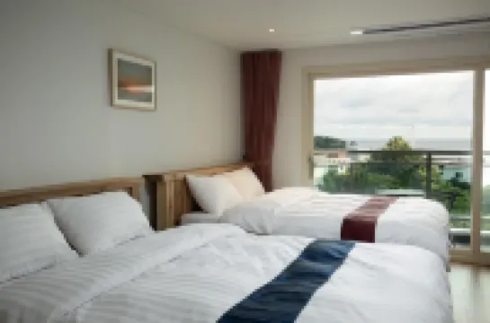 Cheonjiyeon Crystal Hotel