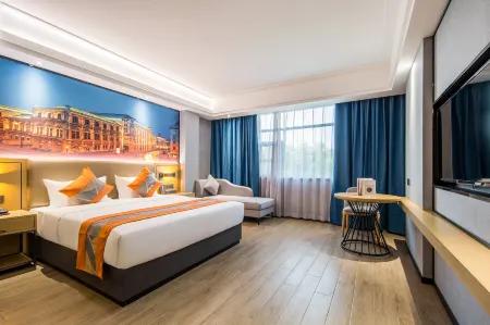 City Huachen Hotel (Chongzuo Longzhou Bus Station) Отели рядом с достопримечательностью «Red Army Ancient Road Scenic Area · Tianqin Zhuang Village»