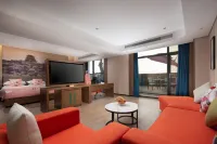 톈하이 바이탕 리버뷰 호텔 (롄성 해피 시티 주장 제3중학교)