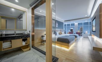 Meisu Tianqing High Altitude View Hotel (Chongqing Jiefangbei Hongya Cave)