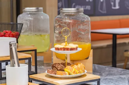 Chengju Hotel (Haikou Qilou Old Street Youyi Sunshine City)