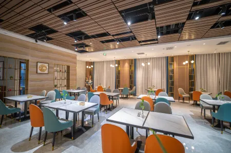 Mingjiale International Hotel Отели рядом с достопримечательностью «Zhangye Colorful Danxia Scenic Spot»