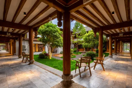 Lichengbieyuan No.9 Courtyard (Lijiang Ancient City Snow Mountain View Shop)