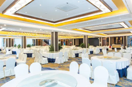 Chang chun Garden Hotel (Chengdu Shuangliu International, Dongsheng Town) Отели рядом с достопримечательностью «Jiaolonggang Zhanshi Center»