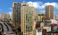 Lavande Hotel (Panzhou Donghu Park Caihongqiao) - Parkplatz