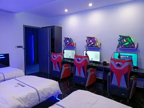 Yueyang Glory E-sports Homestay - 2-Star