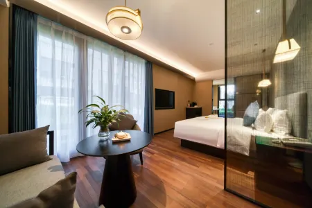 Landison Hotel Linan