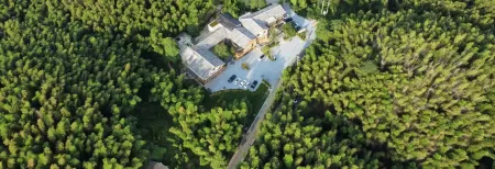 Shunan Zhuhai Xiuzhu Pingzhuang Residence Отели рядом с достопримечательностью «Emerald Gallery»