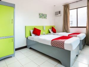 OYO 210 Apple Tree Suites