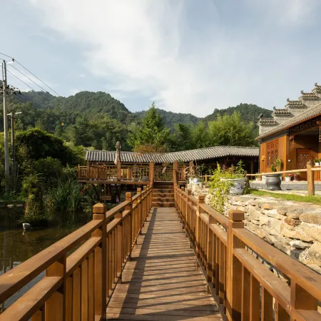 Floral Hotel·Yunshan Yue Hotel (Liuba Branch)