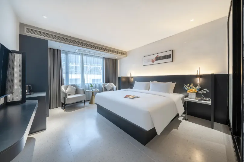 Blue Sky Hotel (Ma On Shan Park Hotel, yintai city, Liuzhou)