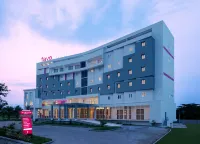 Favehotel Kediri Hotels near Simpanglima Gumul Monument