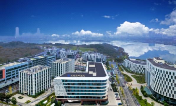 XingLong Lakeside Hotel