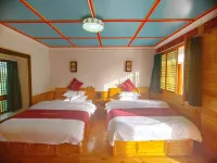 Sangdun Longzhu Homestay (Zhonglu Tibetan Village)