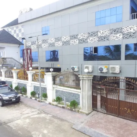 Ugwis Hotel and Suites