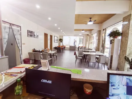 Jiugongshanlinyunjuyuan Отели рядом с достопримечательностью «Yunzhong Lake Reservoir»