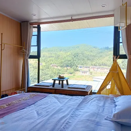 Guifeng Shizai Family Hostel