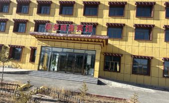 Qumarleb County Maduo Business Hotel