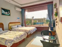 Yayuan Homestay (Chongzuo High-speed Railway South Station Nationalities Normal College) - con vistas a la montaña