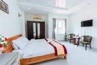 Phước Hải Hotel By The Moment Các khách sạn gần Đình Thắng Tam