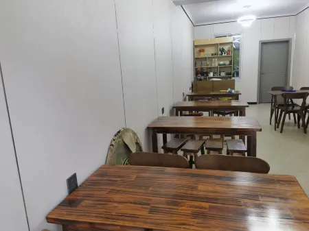 Qingchuan golden autumn Garden hostel Отели рядом с достопримечательностью «Qingxi Ancient City»