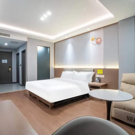 Small Time Hotel(Colorful Danxia Scenic Spot Storel)