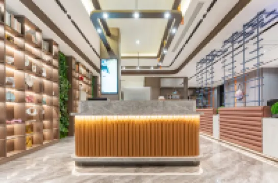 Ease Hotel · Zhi (Yichang Huoche Dongzhan )