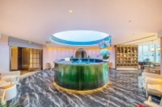 Sea Blue Hotel（Qianjiang New City Raffles City Center ）